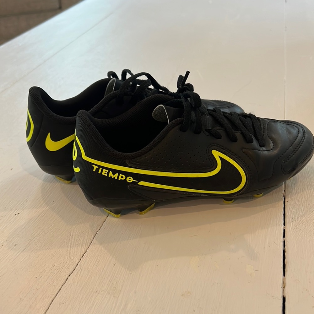 Nike youth soccer cleats size 4.5 youth